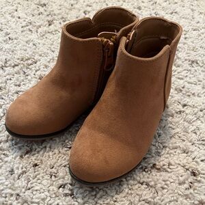 Size 7 Cat & Jack zipper boots